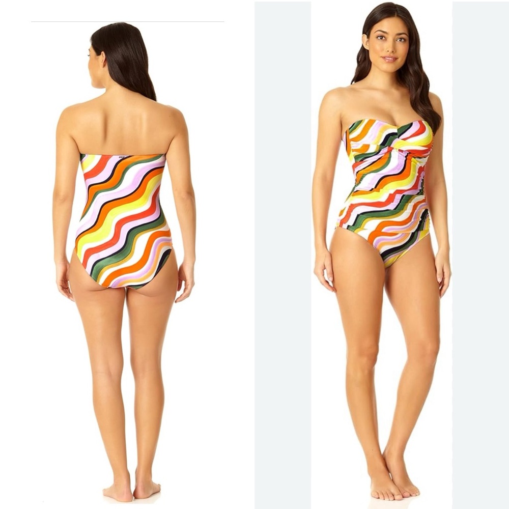 NWT Women's Twist Front Shirred
One Piece Swimsuit SIZE 6
